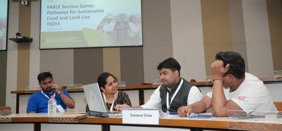 Figure 2: Attending discussing ministerial negotiations for political points.